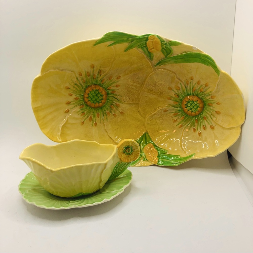 Antique (1925+) CarletonWare Salad bowl with pitcher for dressing